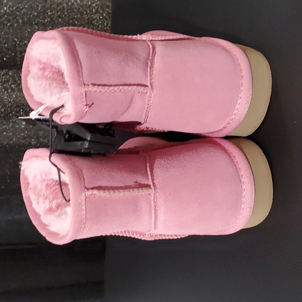 Women's Suede Winter Boots - Picture 11 of 17